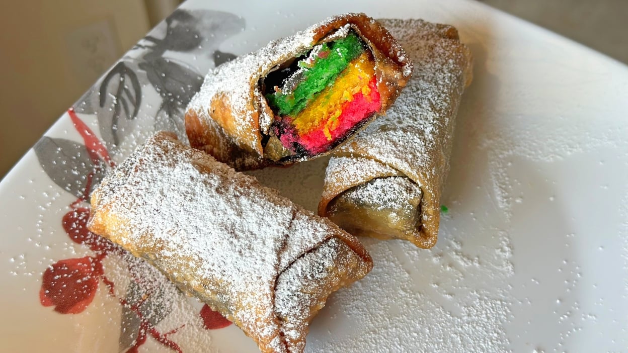 Make the Mets' Rainbow Cookie Egg Roll at Home